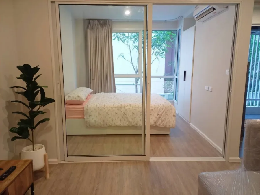 ให้เช่า บูล พหลโยธิน 35 ห้องกั้นพื้นที่เป็นส่วนตัว ตกแต่งโทนสว่าง มาแต่ตัวเข้าอยู่ได้เลยค่ะ