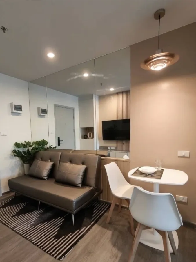 For rent: REGENT Home Wuttakat. Comfortable rooms, complete amenities, great value. You must book now!