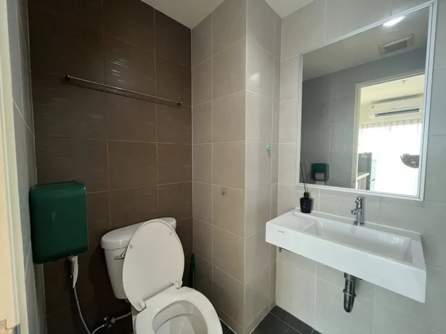 For sale: Lumpini Park Phetkasem 98, a lovely room decorated in a minimalist style, fully furnished, book now.