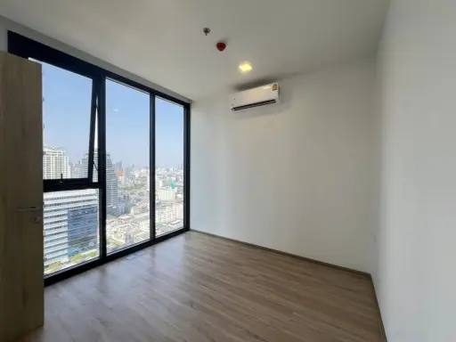 XT Phayathai for sale, high floor, stunning city view. The sun doesn't shine in the north. The room isn't hot. Interested in owning it? Book now. images