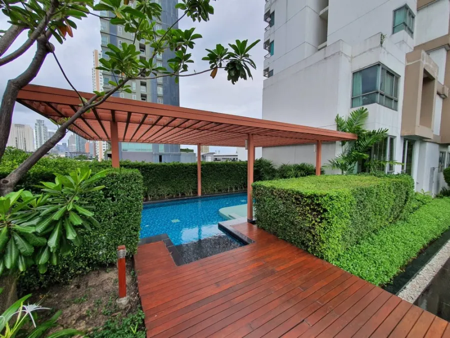 Condo for sale or rent, Q House Sathorn, very large room, nice decoration. With amenities First come, first served.