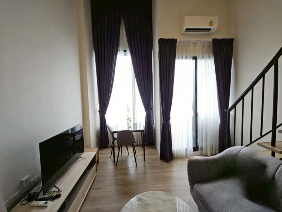 Blossom condo @fashion for rent, Duplex unit, 14th floor, motorway view, fully furnished. Book now!
