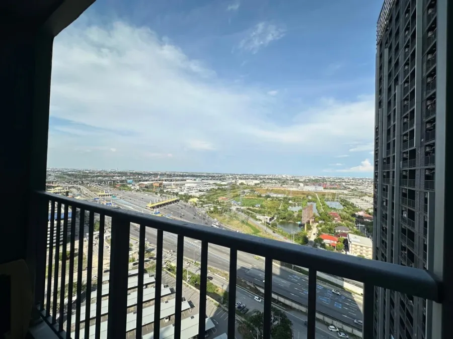 For rent: A Space Mega, a comfortable room in a great location with convenient transportation and fully furnished. Book now!