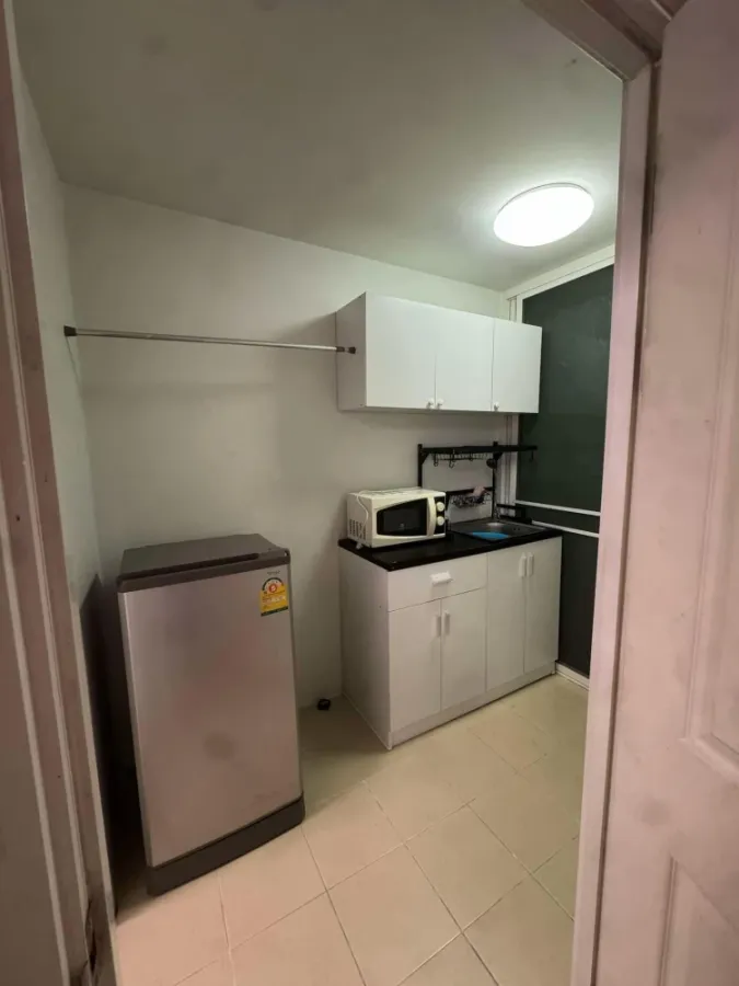 For rent: Plum Condo Paholyothin 89, 8th floor, fully furnished room, nice to live in, book now, don't miss out.