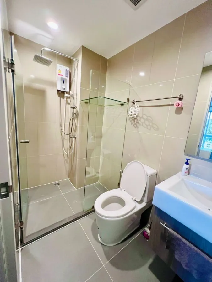 For sale, Ideo Mobi Bang Sue, Grand Interchange, wide balcony, clear view, well ventilated, hurry to book before it's out of hand.