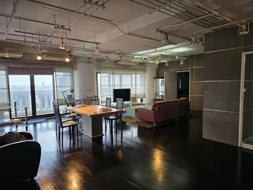ขาย สเตท ทาวเวอร์ คอนโดมิเนียม ตกแต่งบิ้วอิน พื้นที่ใช้สอยเยอะ พร้อมวิวแม่น้ำเจ้าพระยา จองด่วนๆ images