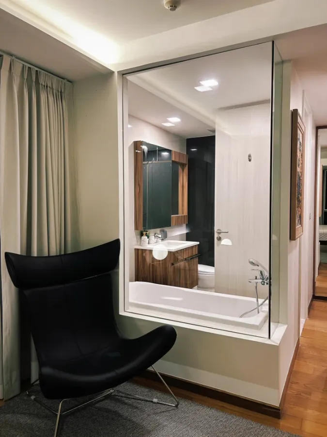 For rent Via 31, 4th floor, open view, beautiful balcony with garden view, facing north, no afternoon sun or weak morning sun, must book.