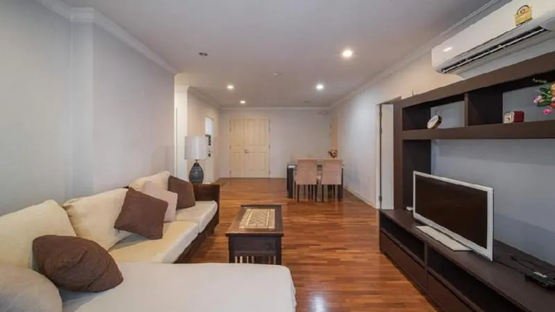 Urgent for rent !! Baan Siri Condo, Sukhumvit Soi 10, very good location !! Opposite Terminal 21, near BTS / MRT, don't miss !!