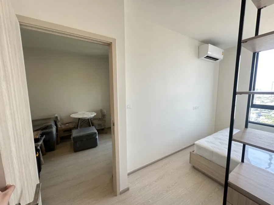 Down payment for sale, Nue Noble Ratchada-Lat Phrao, 14th floor, open view, corner room, very private. Travel comfortably. Book now.