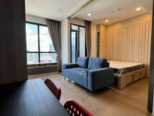 For rent: Ashton Chula-Silom, 35th floor, high view, fully furnished, must book.