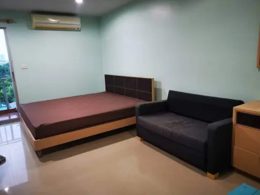For rent, Regent Home 6 Prachachuen, studio room, fully furnished. You can carry your bag in.