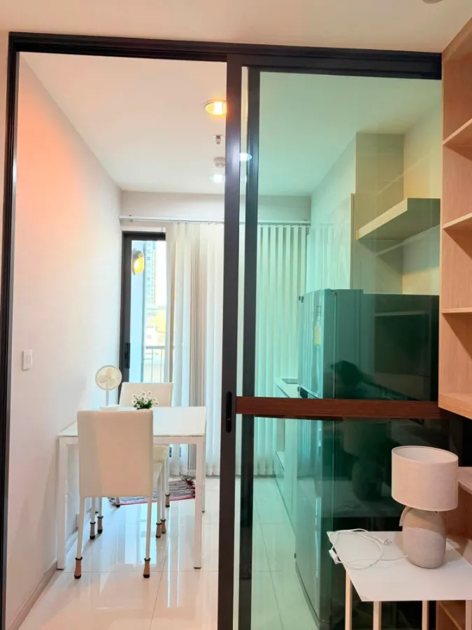 For rent: Life Pinklao, 1 bedroom, 1 bathroom condo with full built-in furniture. Don't miss out!