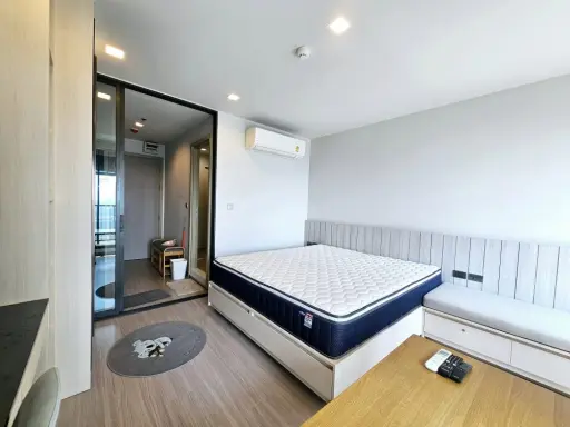 For rent, Life Ladprao, decorated in a minimal style, extremely livable, 44th floor, has a great view of the city. Good like this, don't miss it. images