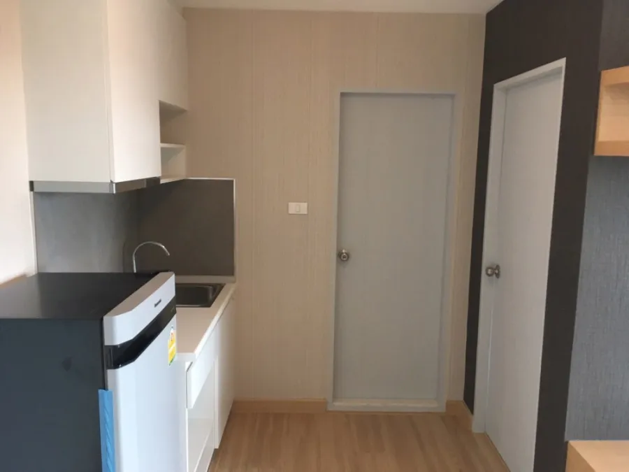 ให้เช่าคอนโดเป็น Rill Condo มีเฟอร์และเครื่องใช้ไฟฟ้าครบ ตกแต่งพร้อม รีบจองได้เลย ด่วนๆ