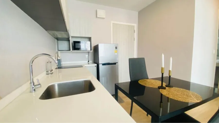 Condo for sale Notting Hill Laem Chabang-Sriracha Easy to decorate color tones, nice sofas, nice rooms, don't wait.