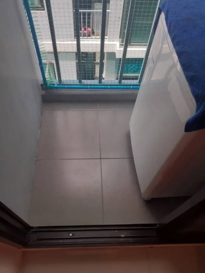 For sale, B.Loft Sukhumvit 109, 4th floor, fully furnished room, ready to move in, plus the price says it's the best. Book now.