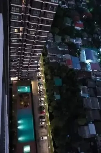 For rent: The Tree Rio Bang O Station, high floor, great pool view, great price, good furniture, don't miss it.