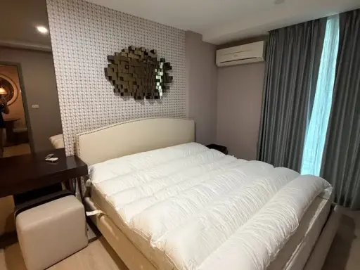 For rent: D' Memoria Phaholyothin 8, 44 sq.m., large and spacious room, beautiful room, great location, ready to move in. Viewing appointments availab