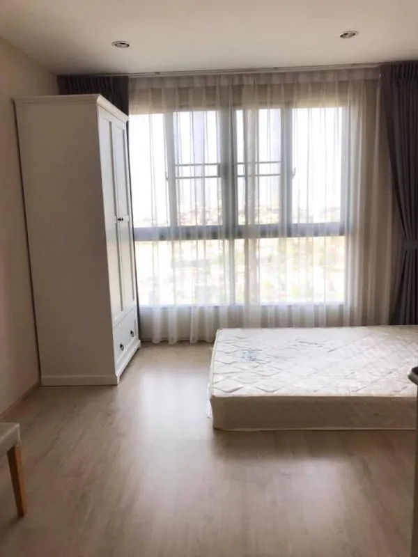 For rent Ideo Wutthakhat ห้องสวย เฟอร์นิเจอร์ครบเครื่องใช้ไฟฟ้าพร้อม กระเป๋าใบเดียวเข้าอยู่ได้เลย