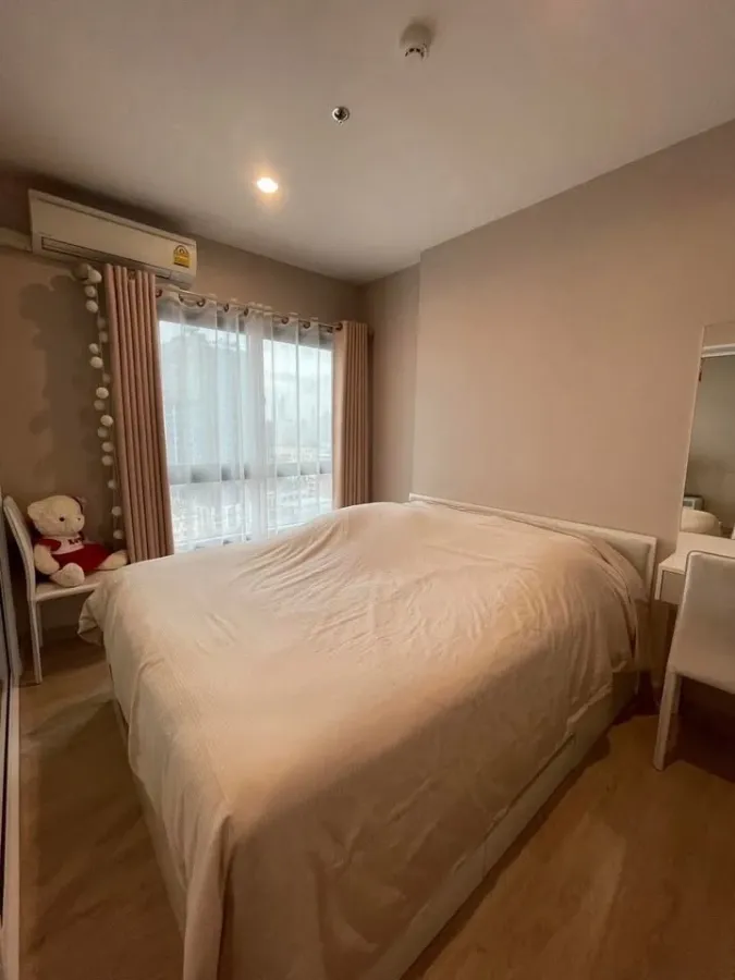 For rent: The Parkland Phetkasem-Thapra. Spacious and comfortable room with furniture. Book now!