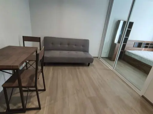 For rent, Regent Home Bangson, Phase 2, furnished room, ready to move in. Very well separated Great price. Hurry up to reserve.