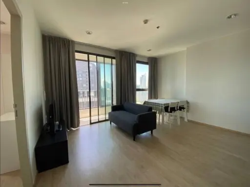For sale, Ideo Q Ratchathewi, high floor, beautiful view, 2 bedrooms, wide balcony, interested, hurry up to reserve before slipping out of hand