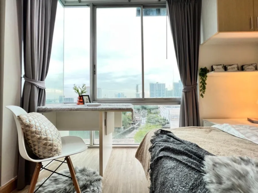 Condo for rent: The Iris Rama 9-Srinakarin. Decorated in a minimalist style, nice to live in, good price, reserve first, stay first.