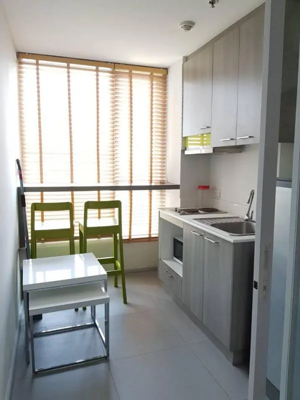 For Rent Grene Chaengwattana ห้องใหม่มาก วิวสระ เฟอร์ครบ หิ้วกระเป๋าเข้าอยู่ได้เลย