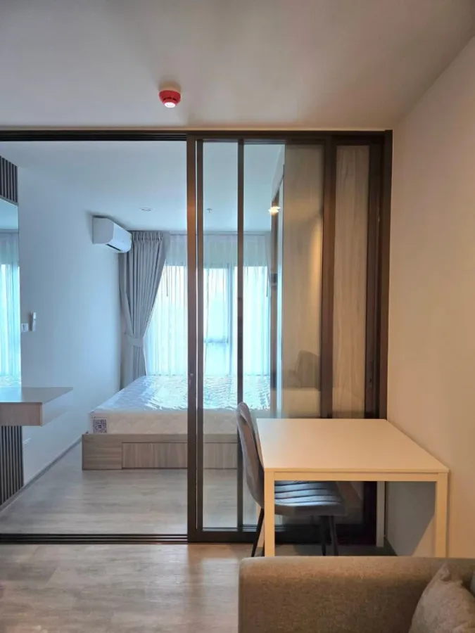 ให้เช่า คอนโด รีเจ้นท์โฮม วุฒากาศ ชั้นสูง วิวเมือง พร้อมอยู่ เฟอร์นิเจอร์ Built-in ทั้งห้อง คุณต้องรีบมาจอง