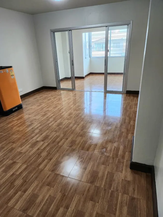 ขาย คอนโด รัชดา เพรสทีจ ลาดพร้าว 48 ห้องเปล่า 2 นอน 1 น้ำ วิวสระ พื้นที่ใช้สอยคุ้มมาก จองเลย