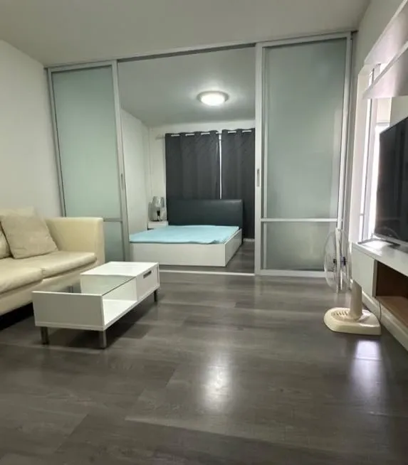 ให้เช่า D condo Campus Resort Bangsean ห้องชั้น 5 วิวสระ เฟอร์และเครื่องใช้ไฟฟ้าครบครัน จองด่วน