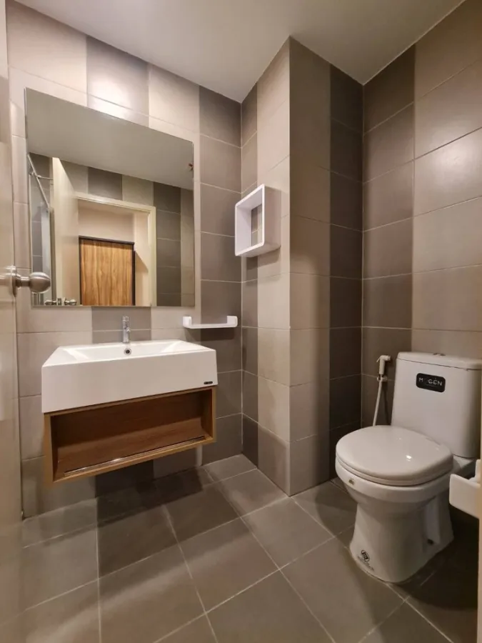 For rent, Motive Condo Sathorn - Wongwian Yai, 22nd floor, good view, nice decorated room. Fully furnished, reserve now