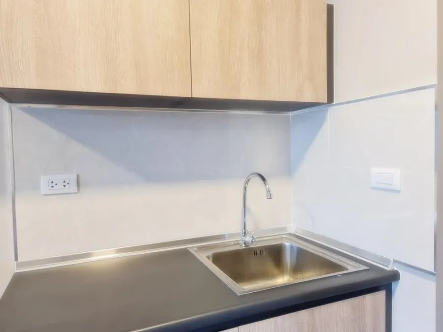 For rent!! D Condo Hideaway Rangsit Phase 4, 7th floor, Building A, swimming pool view, bring your bags and move in immediately, don't miss out!!
