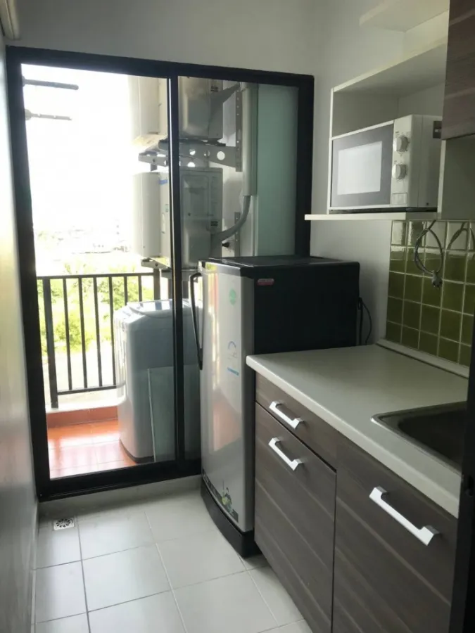 Condo for rent Regent Home 18 Chaengwattana-Laksi. Partition room Fully furnished. Hurry up to reserve.