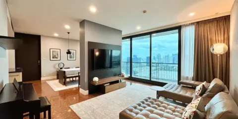 ขาย อกัสตัน สุขุมวิท 22 ห้องใหญ่มาก 3 ห้องนอน ชั้นสูงวิวเมืองสวยมาก ติดวอลเปเปอร์อย่างดี ห้ามพลาด