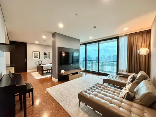 For sale: Aguston Sukhumvit 22, very large room, 3 bedrooms, high floor, very beautiful city view. Install the wallpaper well. Don't miss it.