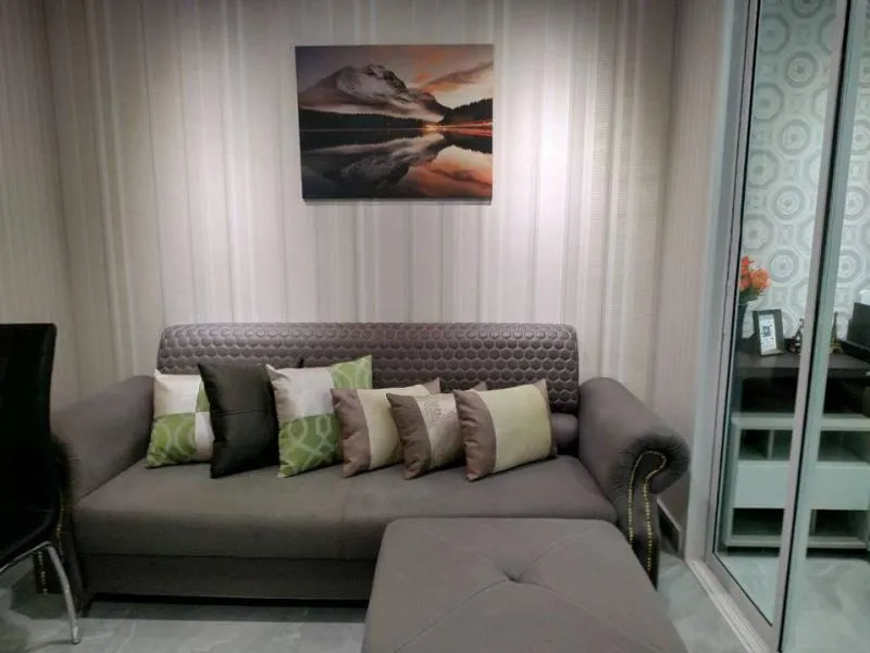 Urgent for rent !! Condo Regent Home Sukhumvit 81, beautiful room, 5th floor, near BTS, ready to move in. Don't wait.