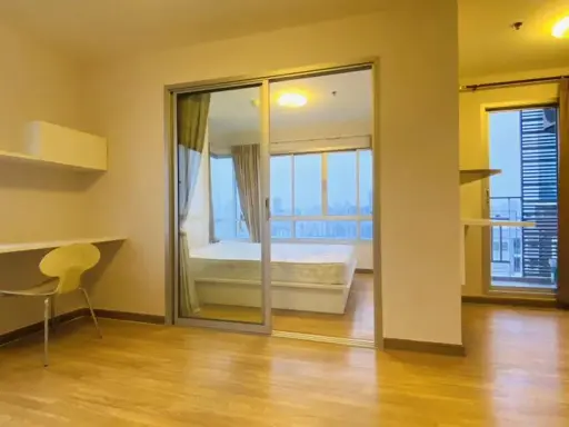 For rent: The Trust Residence Ratchada-Rama 3 *21st floor, Building B, rear building, corner unit*. Very quiet, perfect for relaxation.