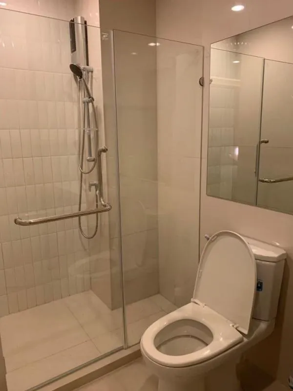Life Asoke for rent, fully furnished room, ready to move in