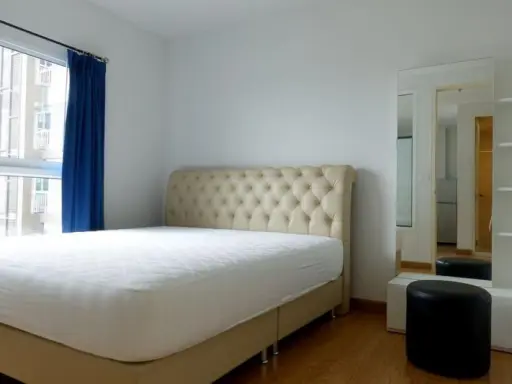 FOR RENT The Parkland Grand 1 bedroom 1 bathroom high floor pool view Beautiful, complete in one room Can't rent anymore images