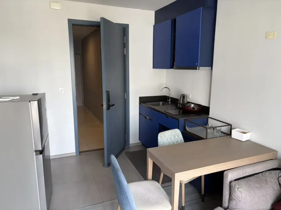 XT Ekkamai for rent, 9th floor, fully furnished, very livable. Book now, don't wait!