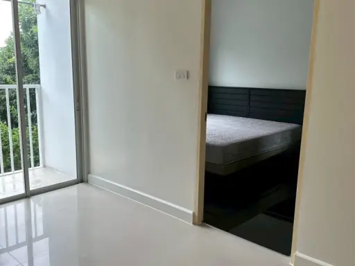 For sale or rent: Metro Park Sathorn. Spacious rooms with ample usable space and complete amenities. Book now!
