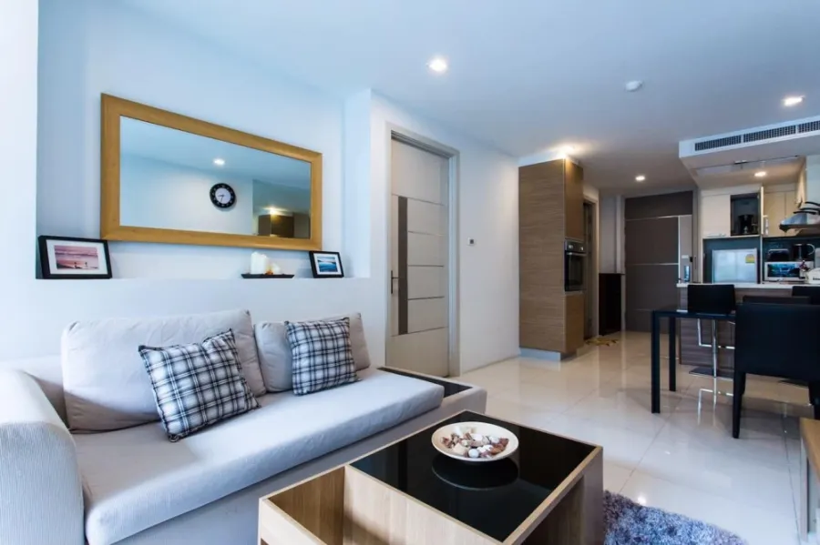 Condo for sale or rent, Apus (Pattaya Central), decorated in modern style, with jacuzzi, swimming pool view, don't miss it.