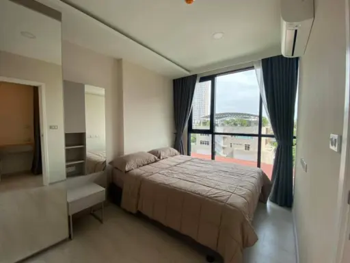 For rent, Vtara Sukhumvit 36, convenient transportation, pool view, can't miss it, don't miss it.