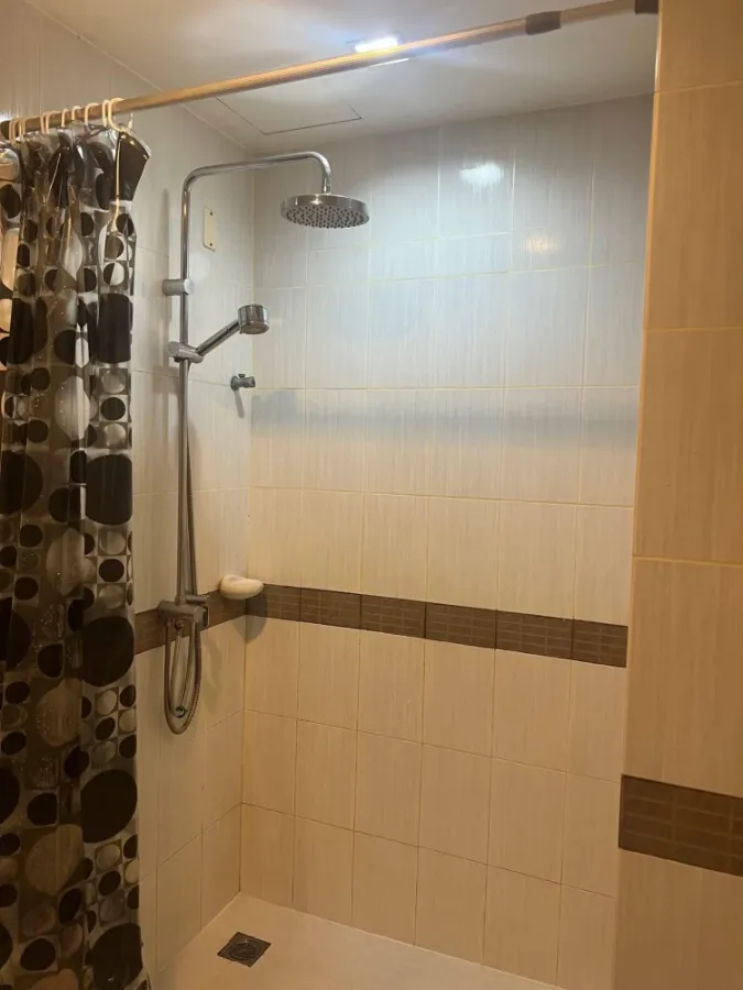 For rent: Casa Condo Asoke-Din Daeng, studio room, fully furnished with matching furniture. I must say that you must book.