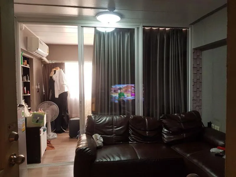 Sell Lumpini Center Happyland Renovate new attached to a room partition with furniture, do not block the view, do not miss.