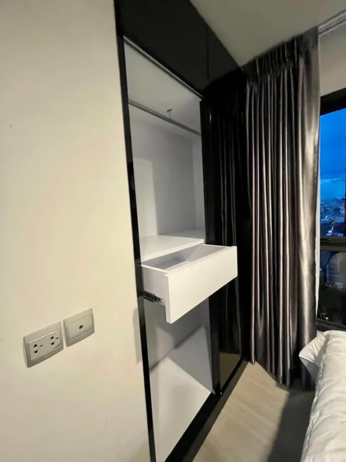 Condo for rent Life Asoke-Rama 9, nice decorated room Good electrical appliances Tell me don't miss it