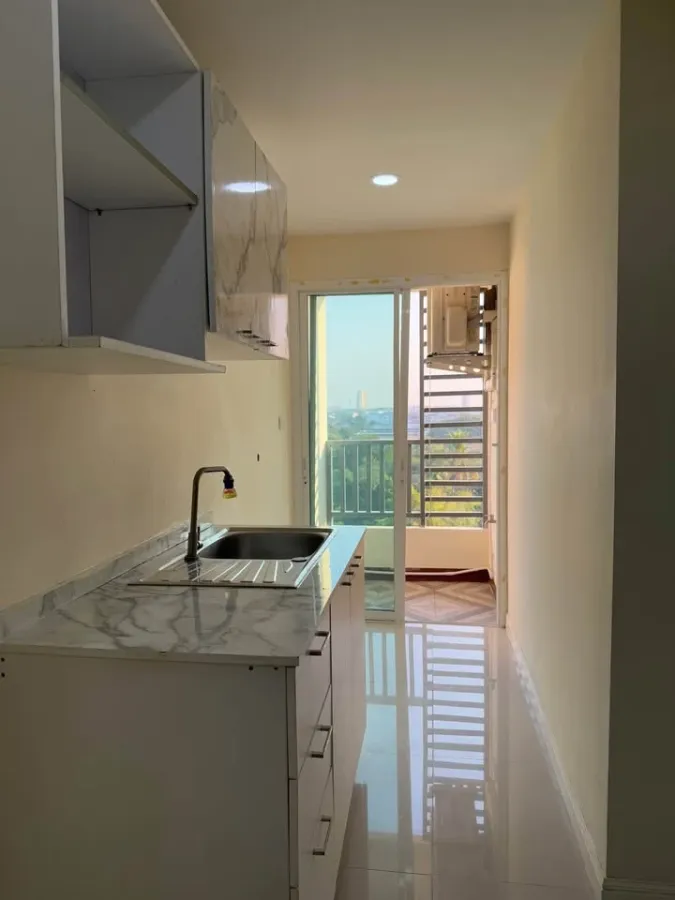 For rent: SJ Residence Bang Waek 63, 8th floor. Great location. Fully furnished. Book now!