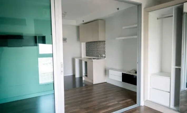 For sale: A Space Me Bangna, 5th floor, empty room, airy, spacious, good price, interested in owning, hurry and reserve now.