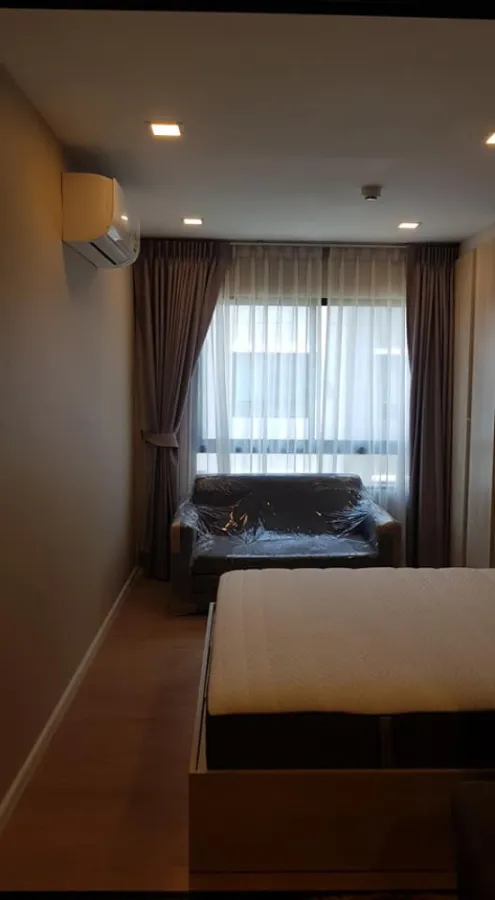 Condo for rent, Wynn Ladprao-Chokchai 4, 4th floor, 2 bedrooms, pool view, spacious room, very beautiful decoration, move in, don't miss it.